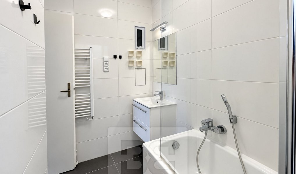 Pronájem bytu 1+kk 27 m², Praha – náhled fotky 3