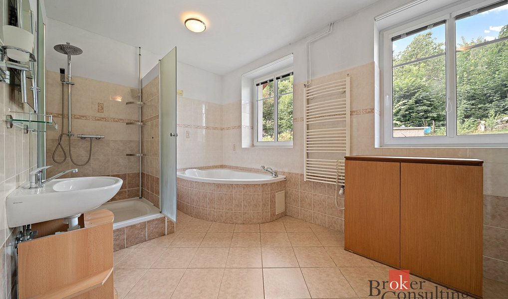 Prodej domu 263 m² s pozemkem 363 m², Svoboda nad Úpou – náhled fotky 19