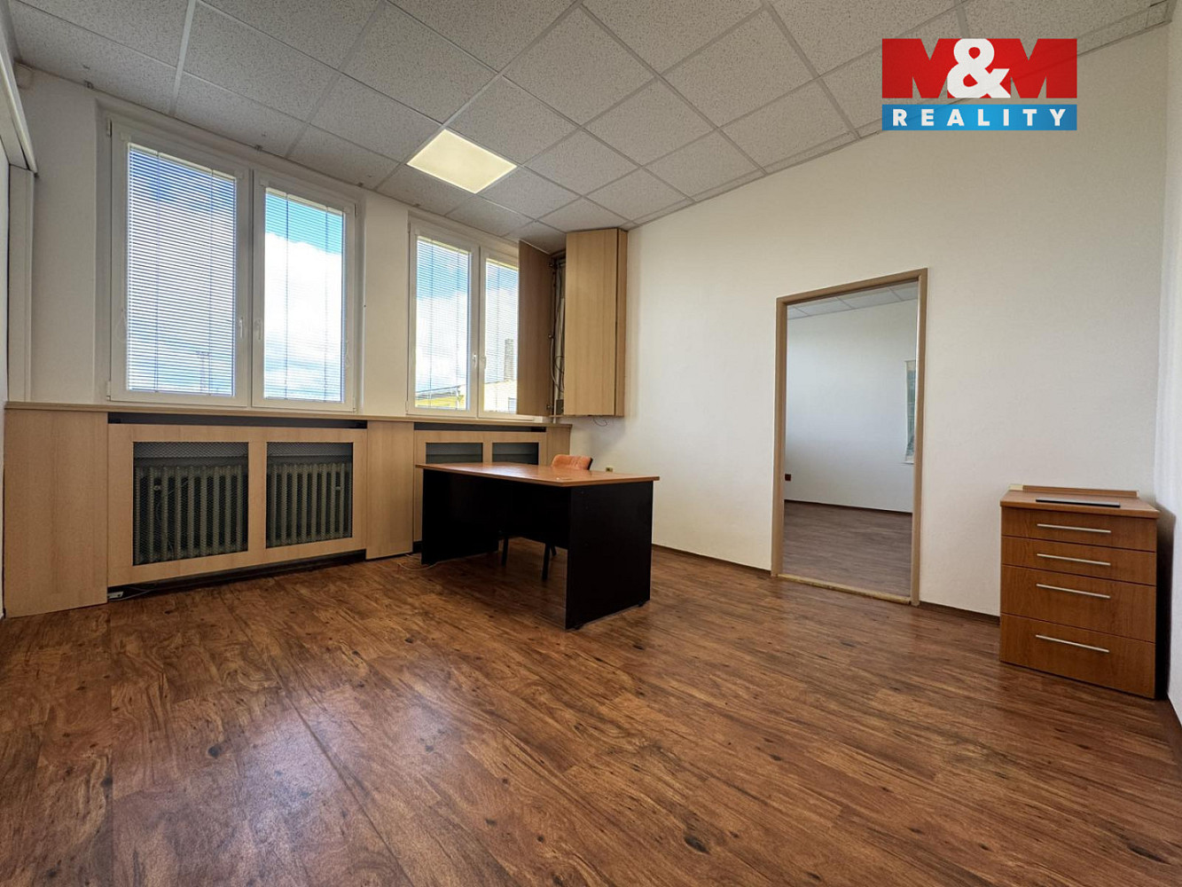Pronájem kanceláře 240 m² – fotografie 3