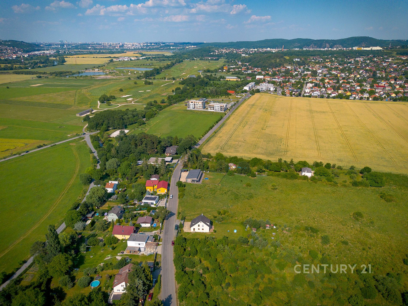 Prodej stavebního pozemku 922 m² – fotografie 2