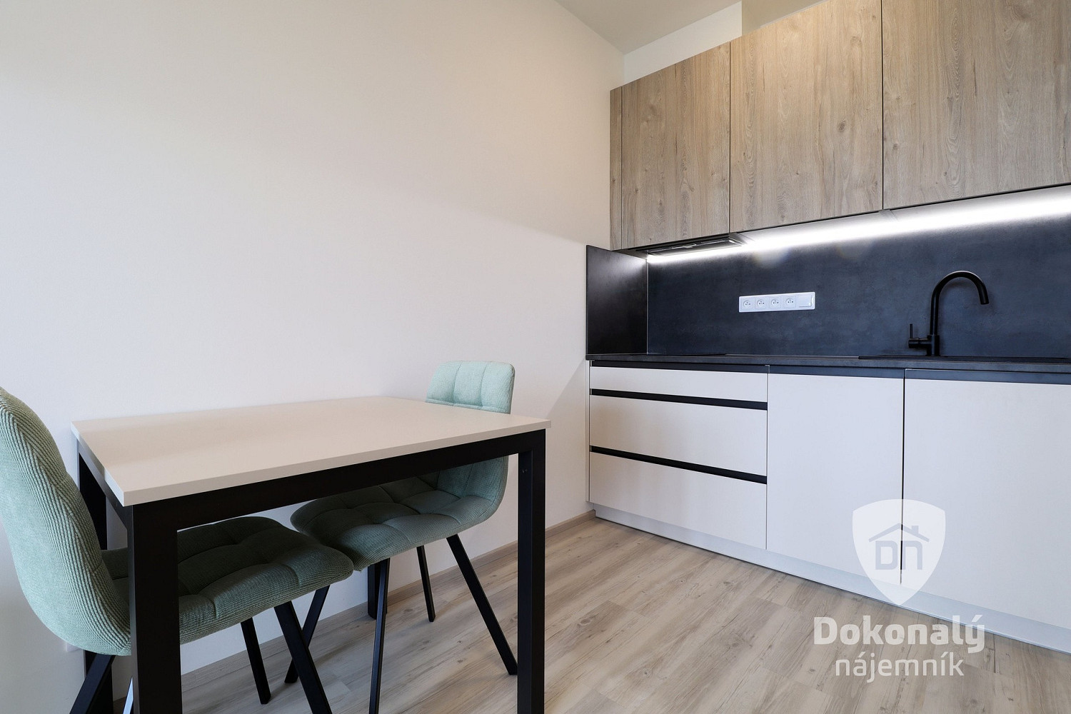 Pronájem bytu 1+kk 34 m² – fotografie 4