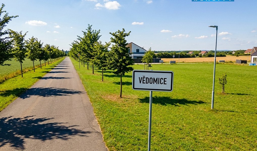 Prodej stavebního pozemku 2 852 m², Vědomice – náhled fotky 2