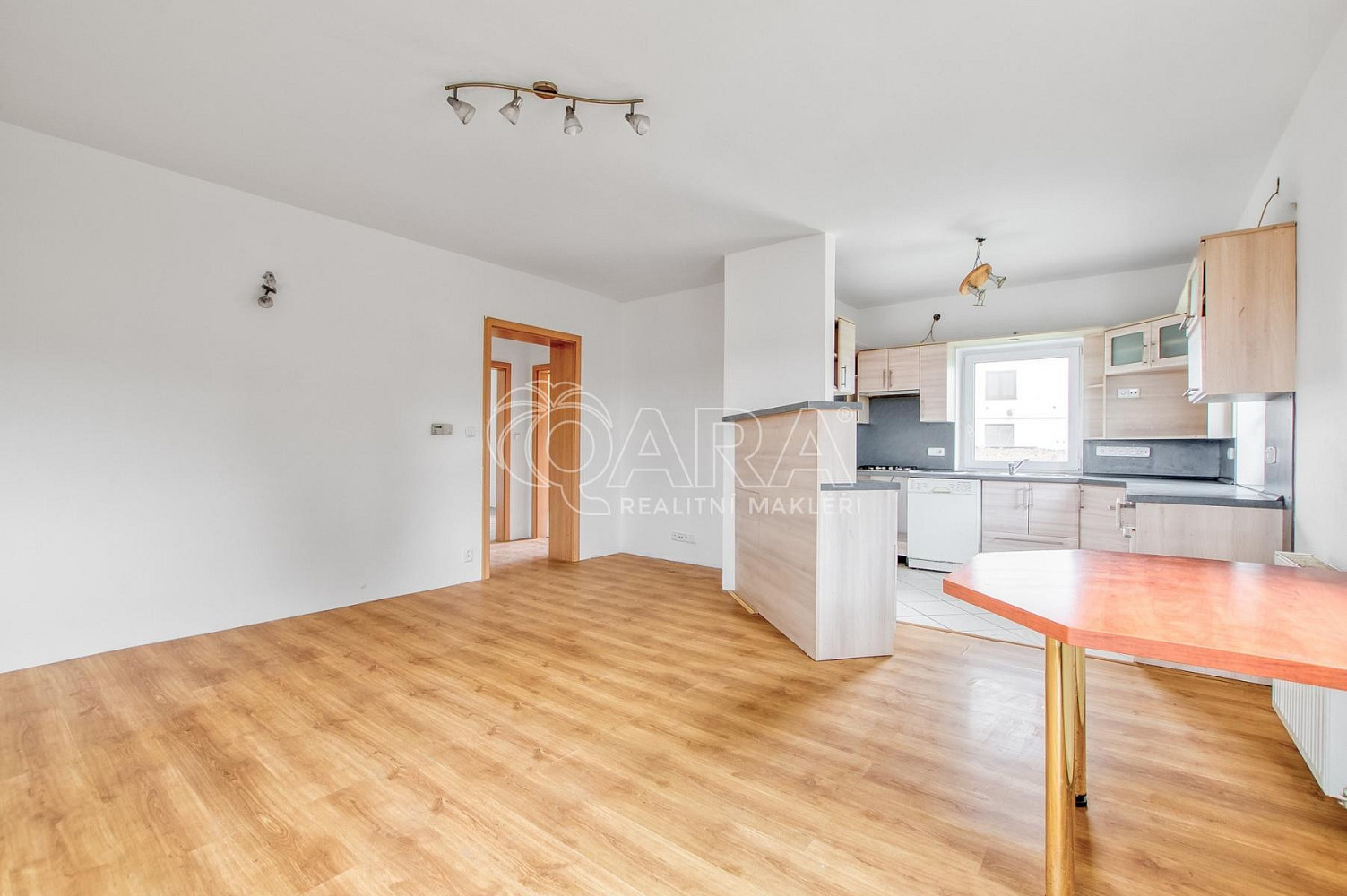 Prodej domu 93 m² s pozemkem 3 731 m² — photo 2
