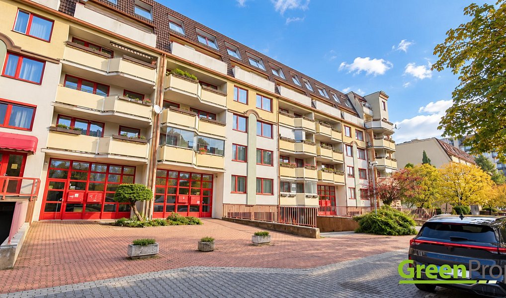 Pronájem bytu 1+kk 36 m², Praha – náhled fotky 9