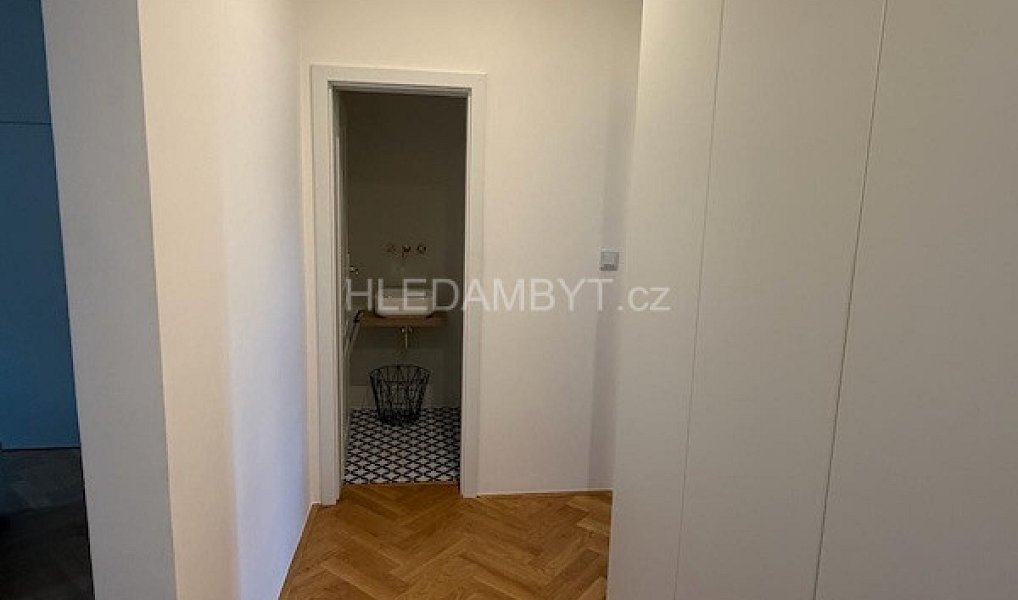 Pronájem bytu 2+kk 55 m², Praha – náhled fotky 12
