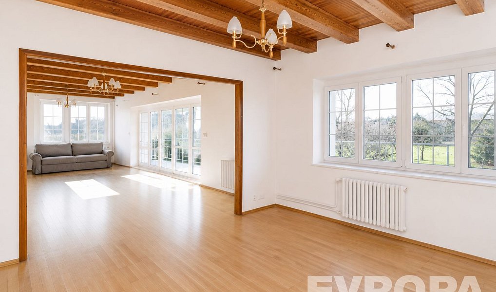 Pronájem domu 350 m² s pozemkem 534 m², Průhonice – náhled fotky 3