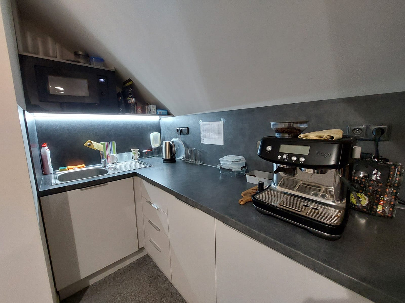 Pronájem kanceláře 243 m² – fotografie 5