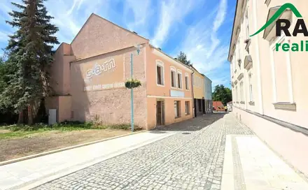 Prodej domu 330 m² s pozemkem 512 m², Tachov