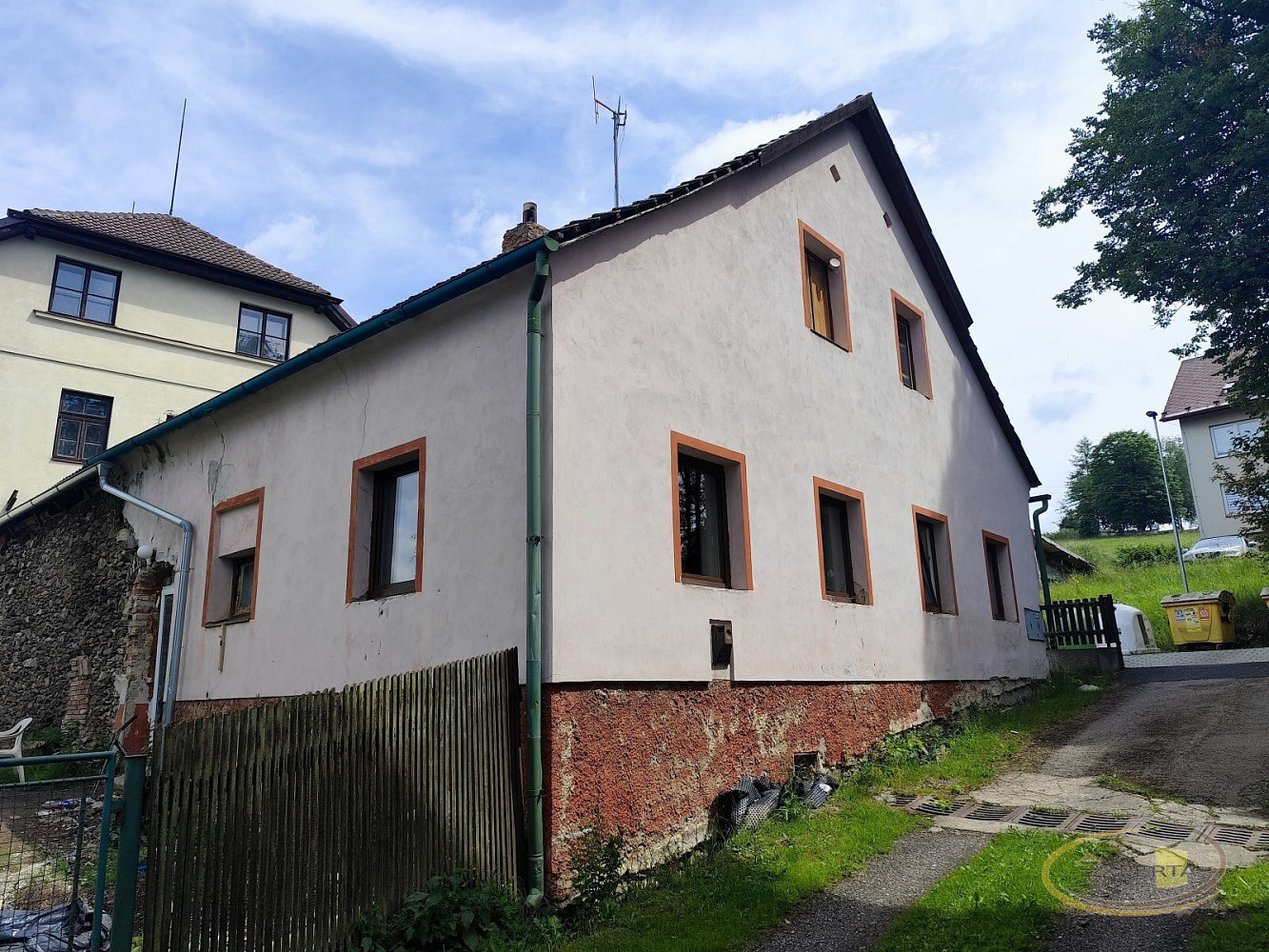Prodej domu 200 m² s pozemkem 742 m² — photo 2