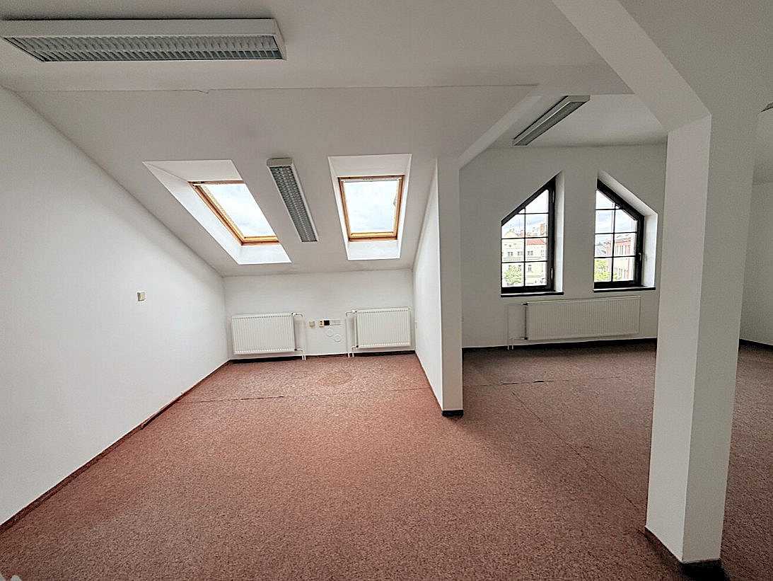 Pronájem kanceláře 167 m²