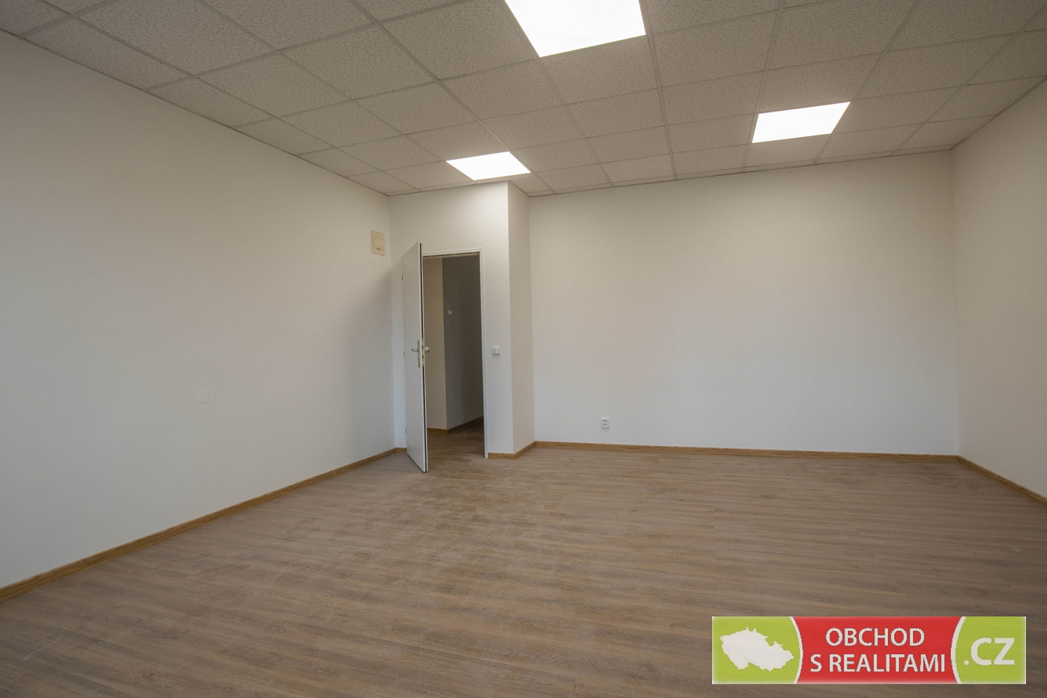 Pronájem kanceláře 24 m² — photo 2
