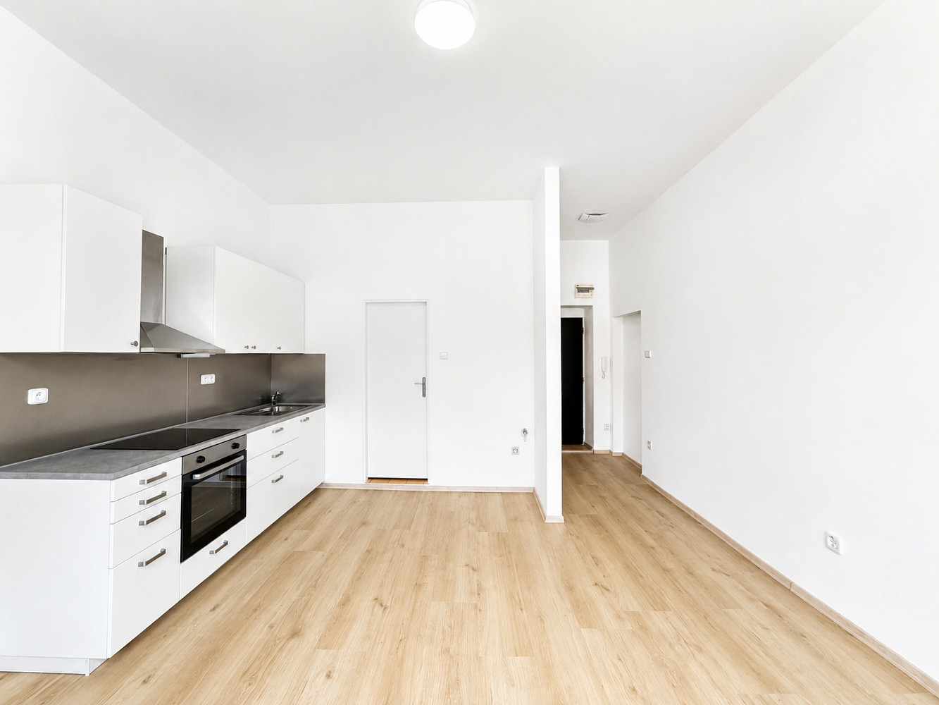 Pronájem bytu 1+kk 19 m² - Widok 2