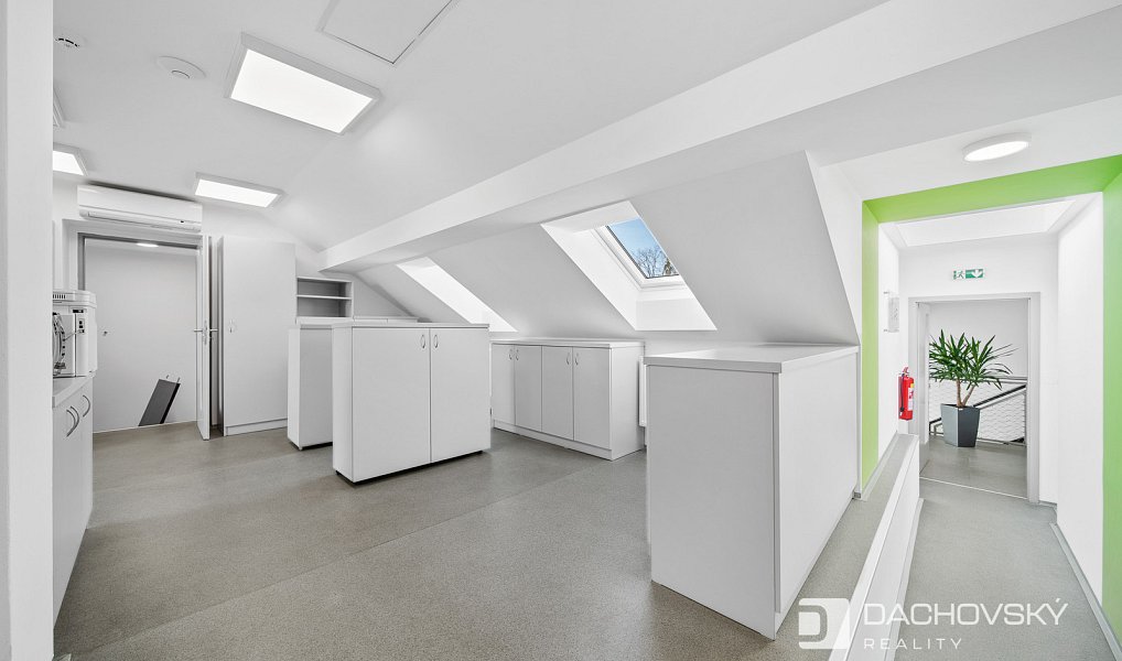 Prodej obchodních prostor 374 m², Pardubice – náhled fotky 39