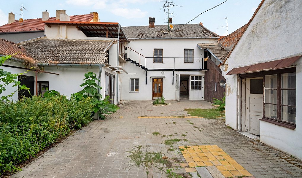 Prodej domu 333 m² s pozemkem 467 m², Mikulov – náhled fotky 2
