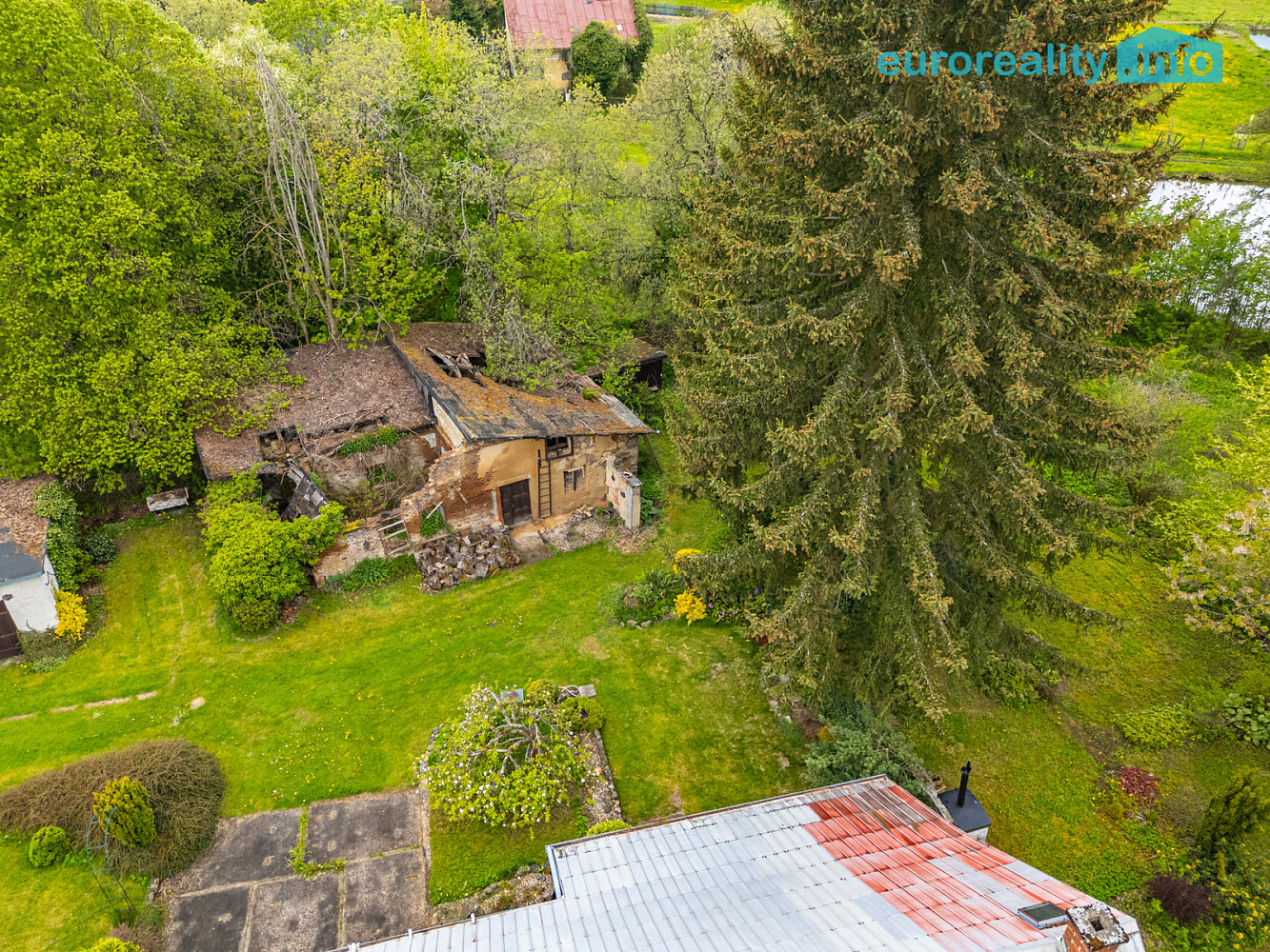 Prodej stavebního pozemku 691 m² – pohled 6
