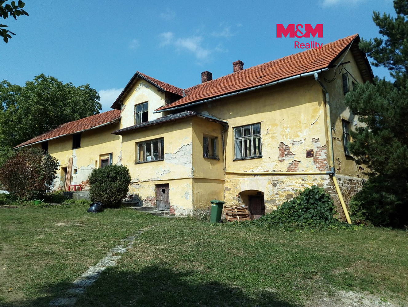 Prodej domu 240 m² s pozemkem 1 639 m²