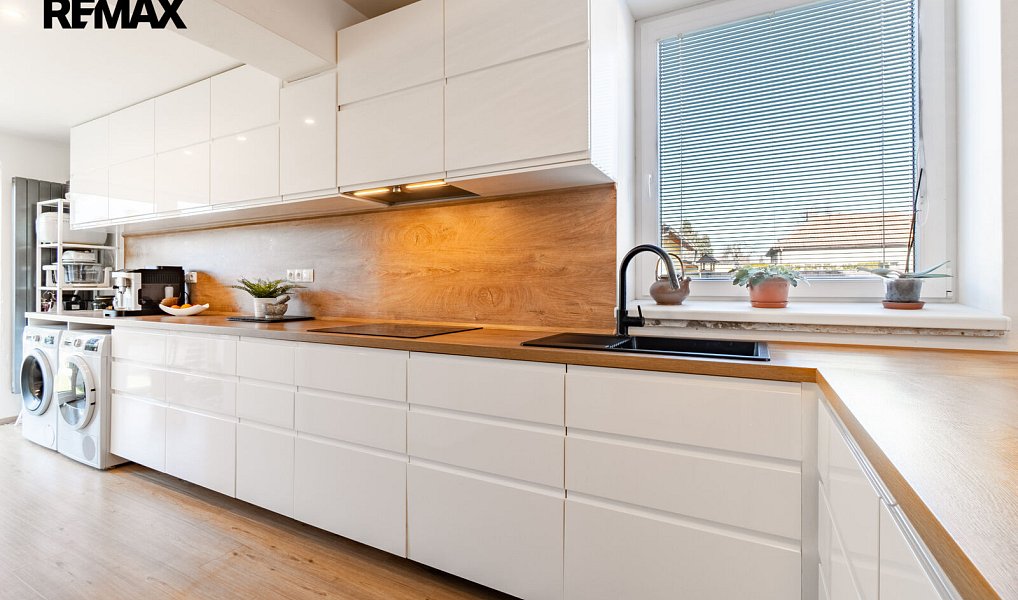 Prodej domu 163 m² s pozemkem 1 205 m², Šestajovice – náhled fotky 4