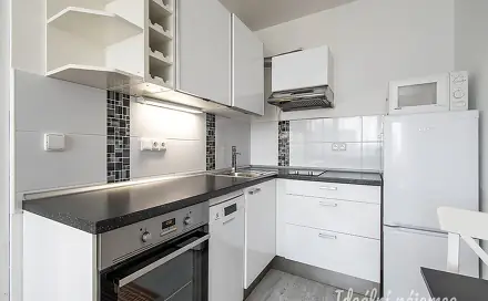Pronájem bytu 1+kk 35 m²