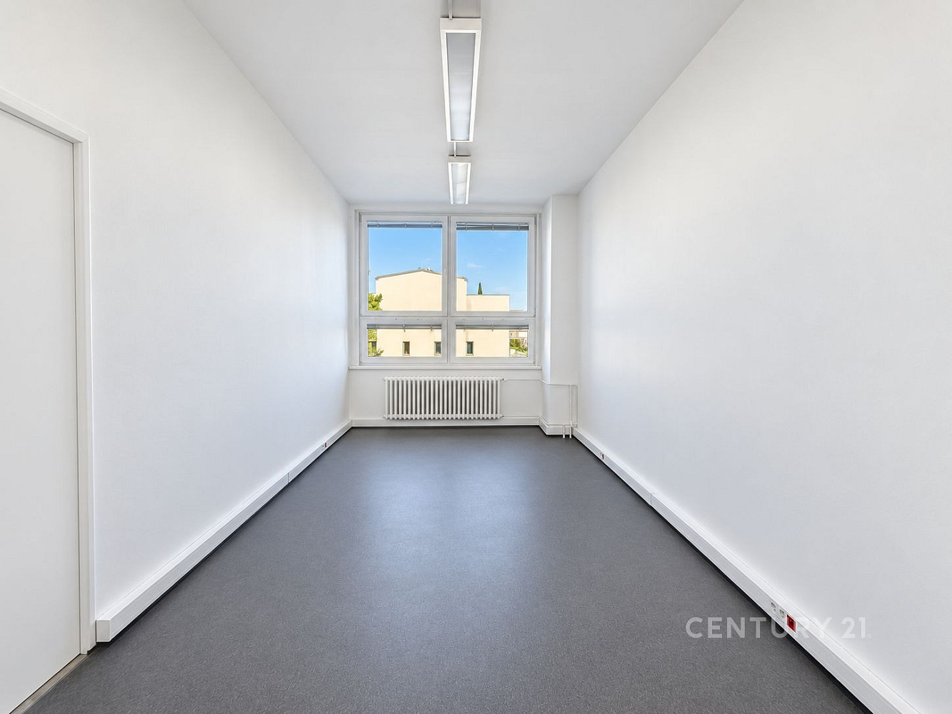 Pronájem kanceláře 16 m² – fotografie 2