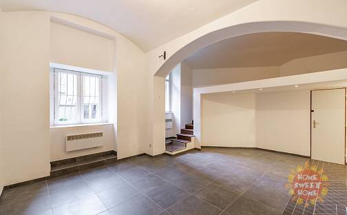 Pronájem bytu 1+1 50 m², Janáčkovo nábřeží, Praha 5 - Smíchov