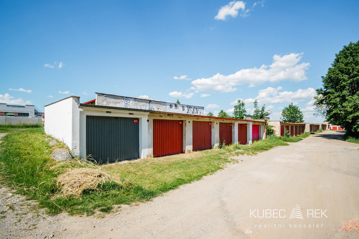 Prodej garáže 18 m2, klokoty, tábor. — photo 2