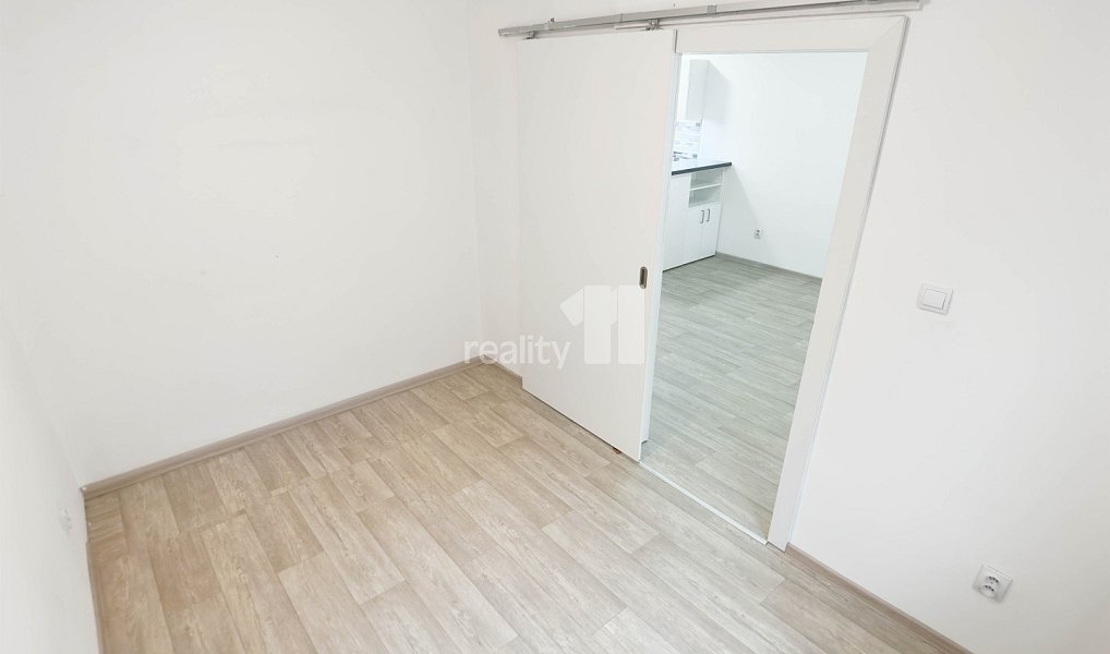 Pronájem bytu 2+kk 38 m², Hulín – náhled fotky 7