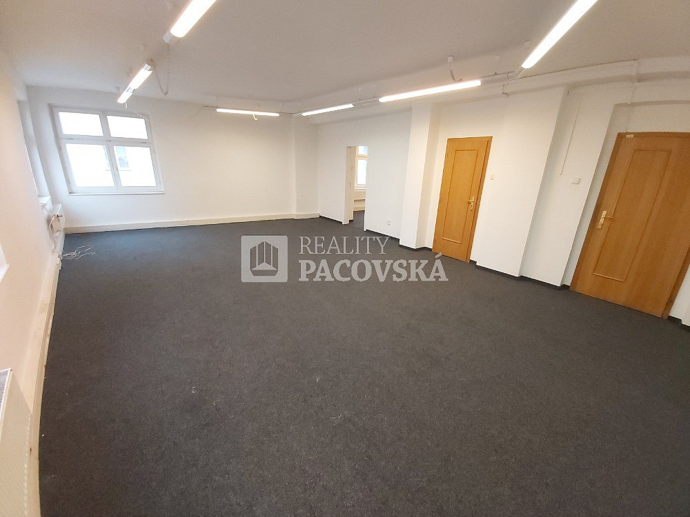 Pronájem kanceláře 65 m² – fotografie 4