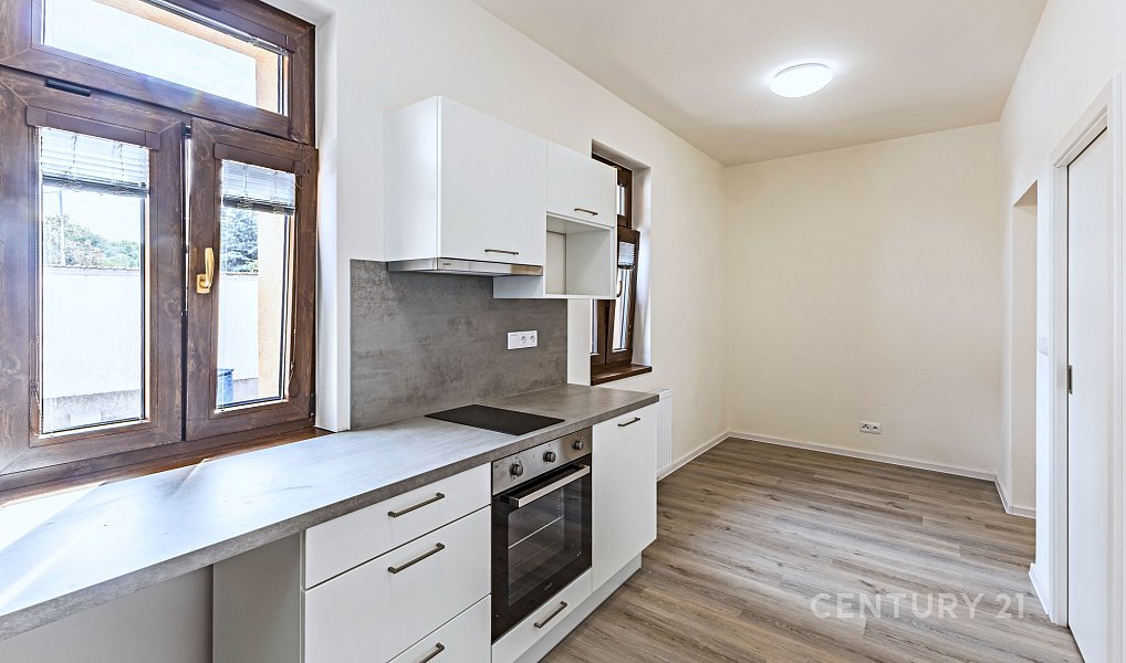 Pronájem bytu 1+1 39 m², Kladno – náhled fotky 2