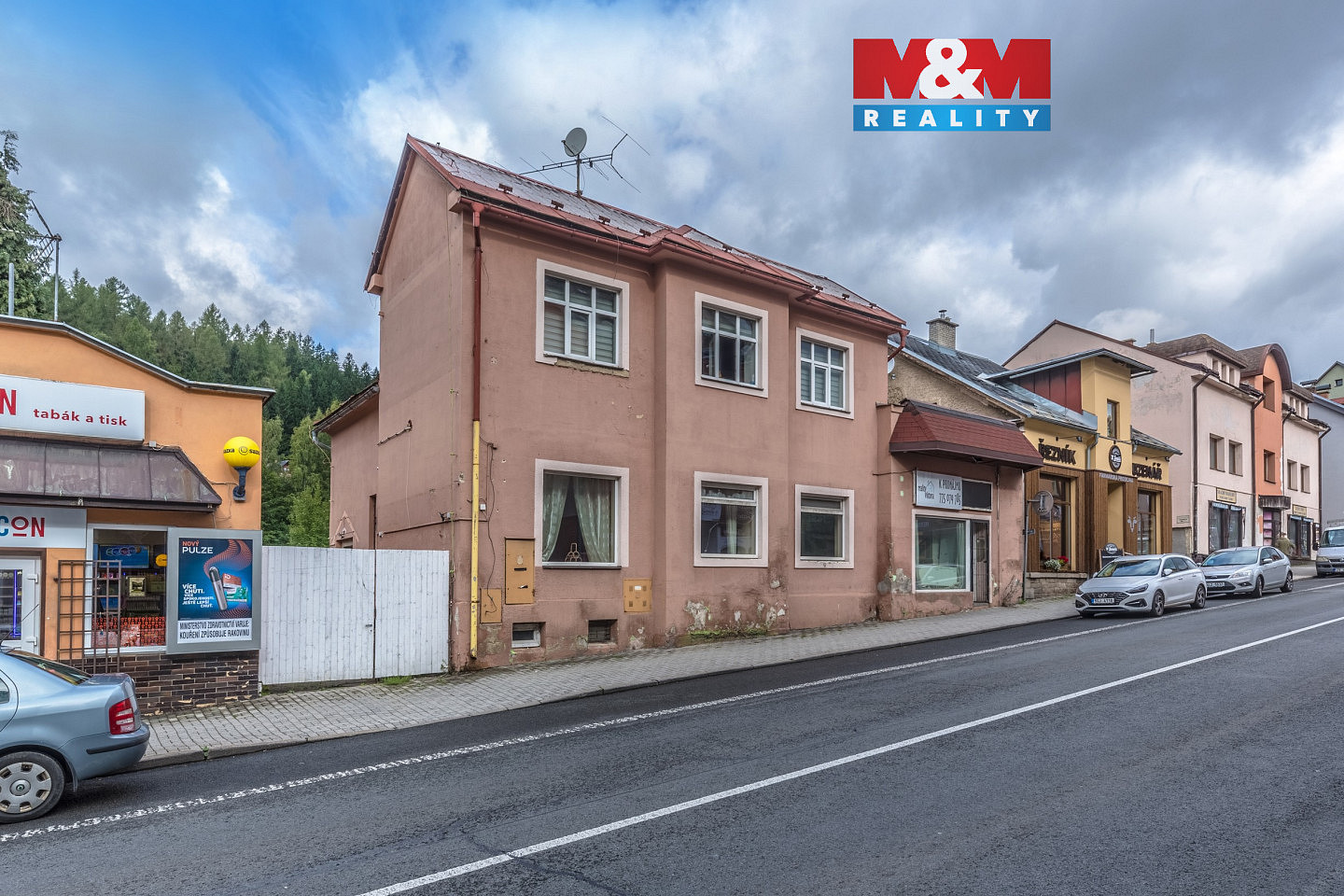 Prodej nájemního domu, činžáku 220 m²