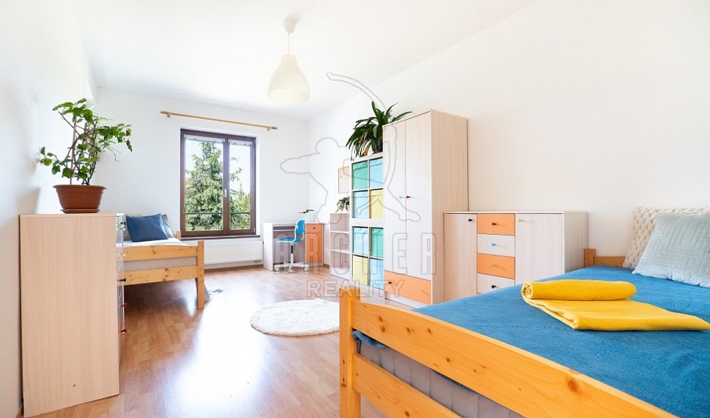 Prodej domu 130 m² s pozemkem 261 m², Jesenice – náhled fotky 4