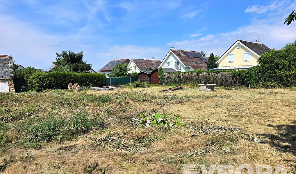 Prodej pozemku, 1301 m², Praha-západ, Zlatníky-Hodkovice