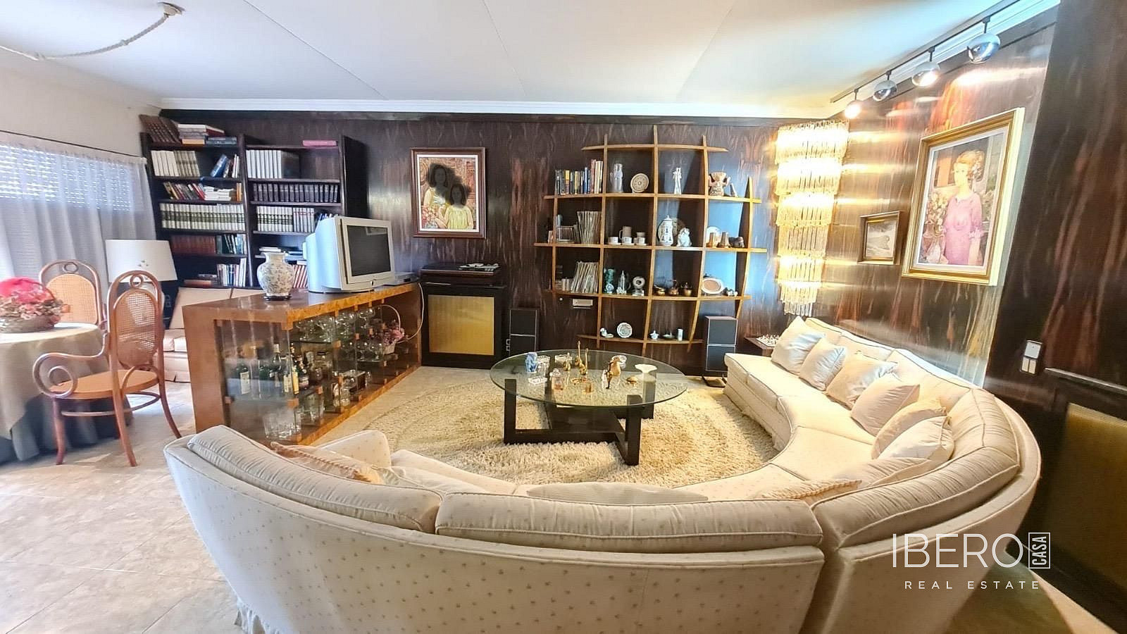 Prodej domu 350 m² s pozemkem 150 m²