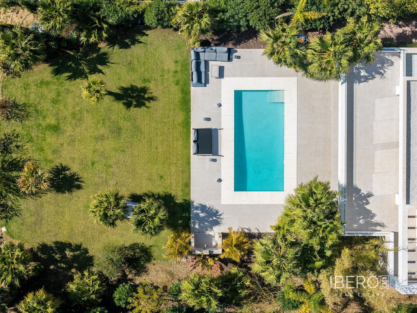 Prodej domu 538 m² s pozemkem 1 349 m² - Más