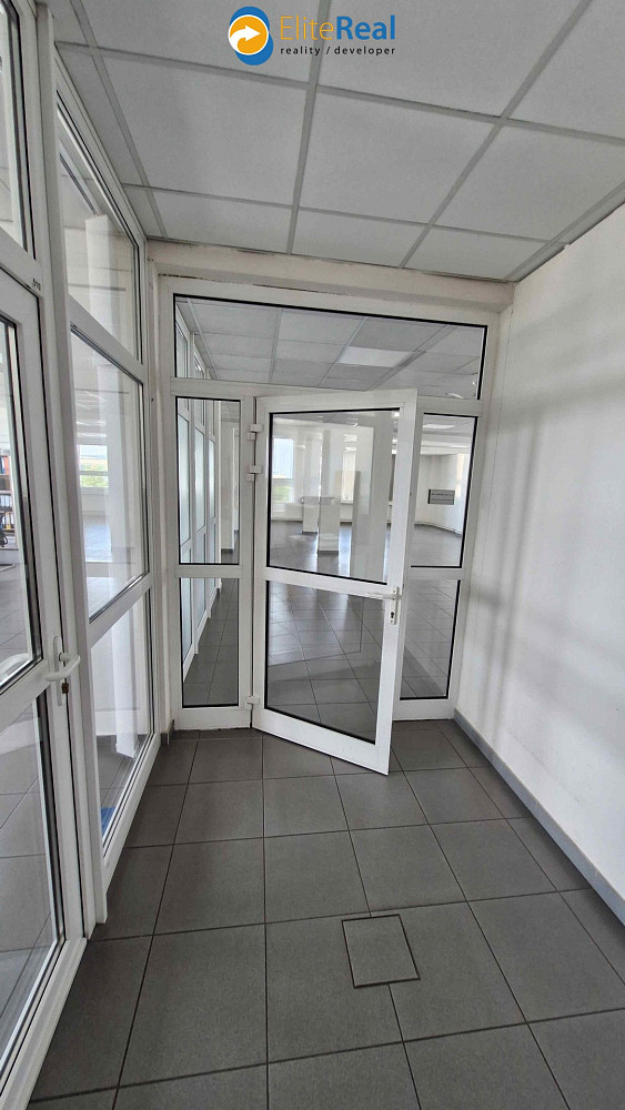 Pronájem kanceláře 155 m² – fotografie 4
