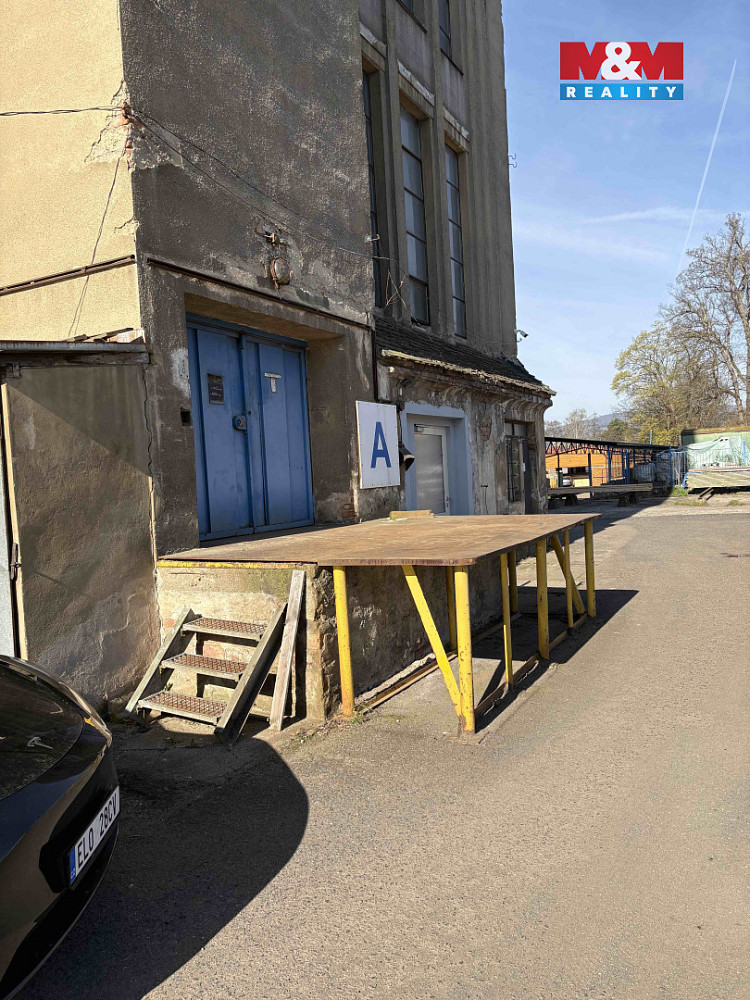 Pronájem výrobních prostor 1 300 m² – fotografie 3