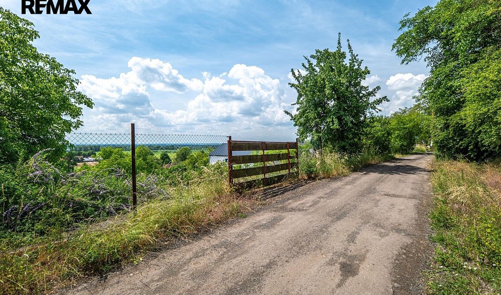 Prodej stavebního pozemku 886 m², Všetaty – náhled fotky 3