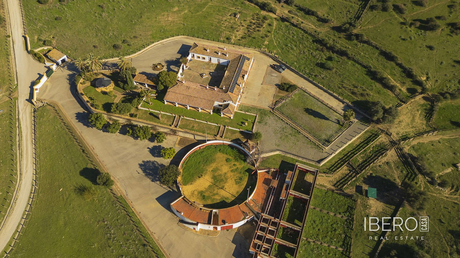 Prodej domu 1 385 m² s pozemkem 3 500 000 m²