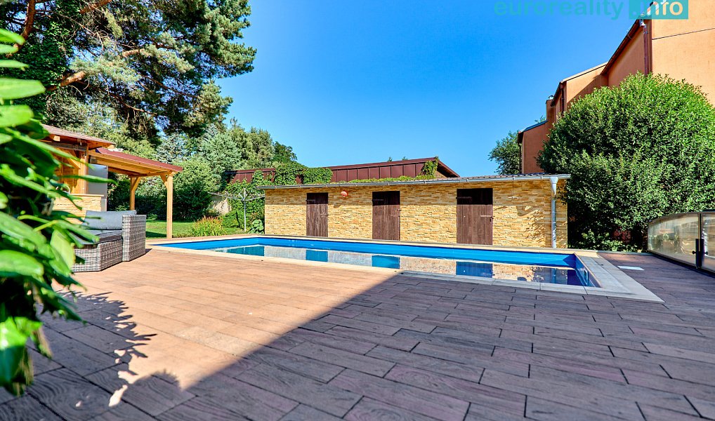 Pronájem domu 220 m² s pozemkem 1 100 m², Sadov – náhled fotky 2