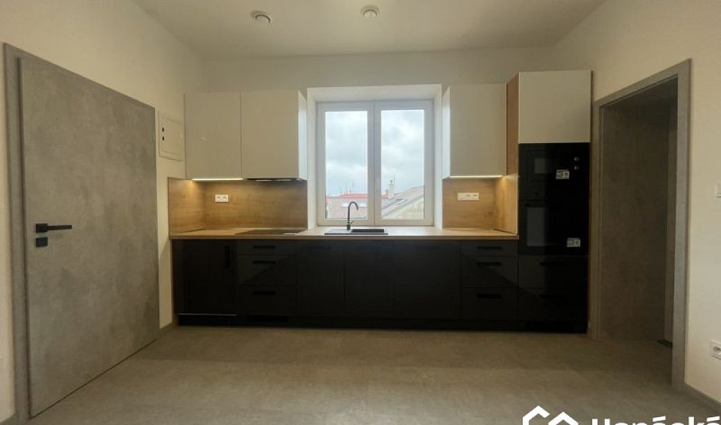Pronájem bytu 1+kk 29 m², Hulín – náhled fotky 3