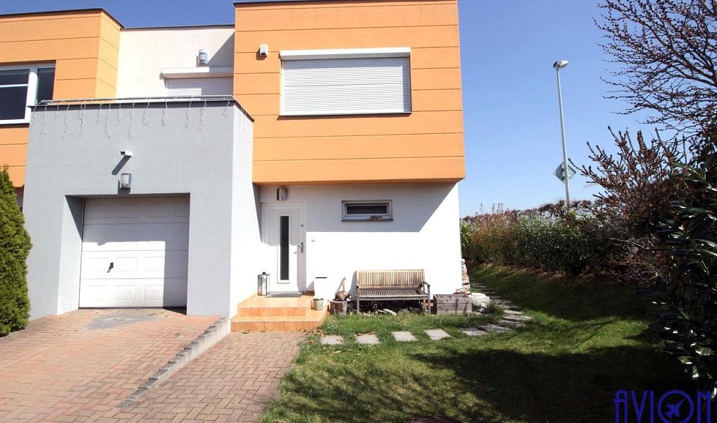 Pronájem domu 142 m² s pozemkem 347 m², Praha – náhled fotky 12