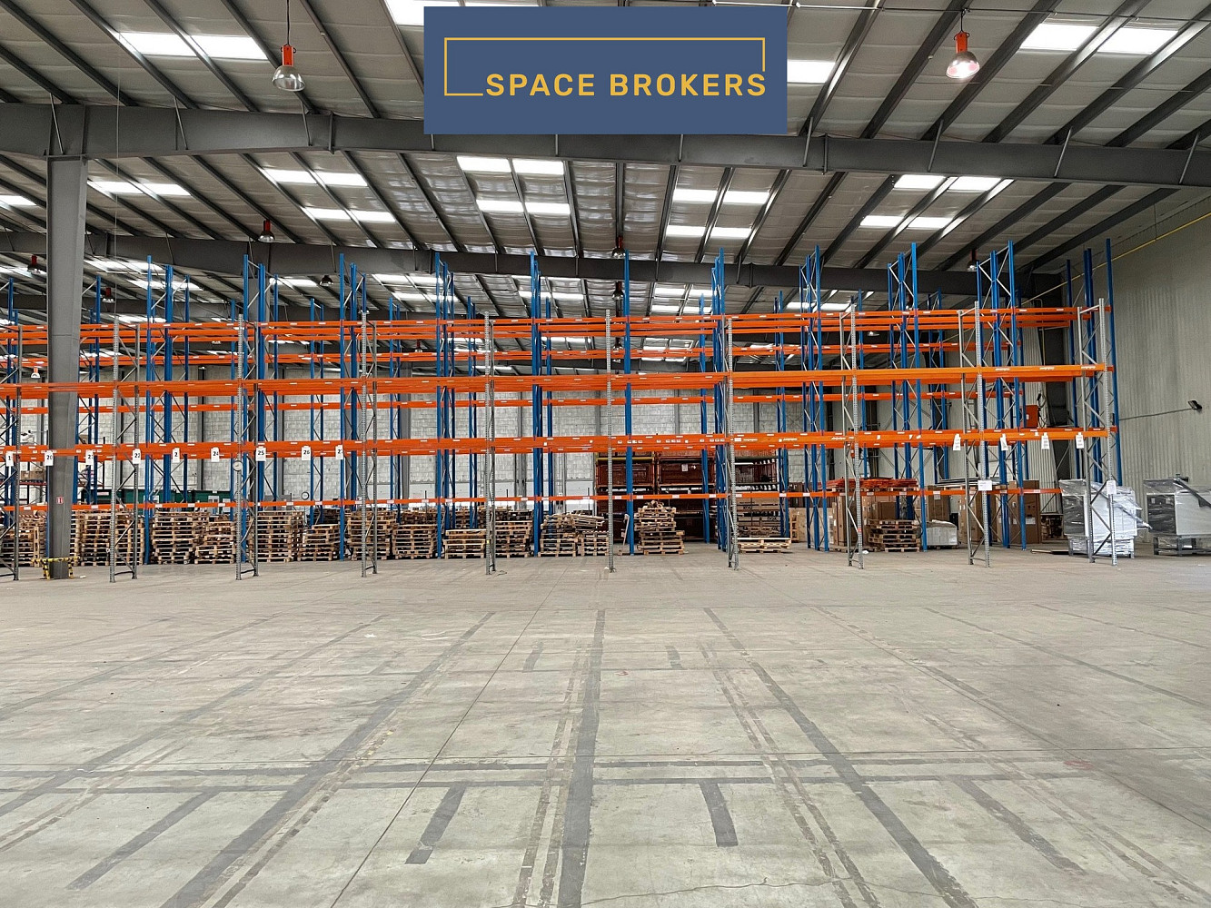 Pronájem skladovacích prostor 2 300 m² – fotografie 3