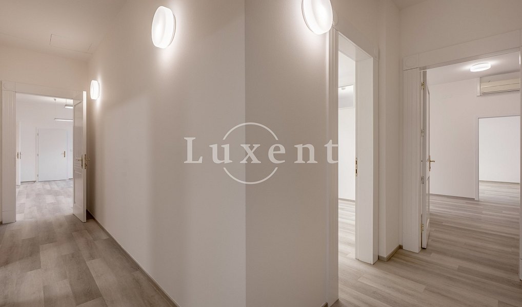 Pronájem bytu 4+kk 156 m², Praha – náhled fotky 7