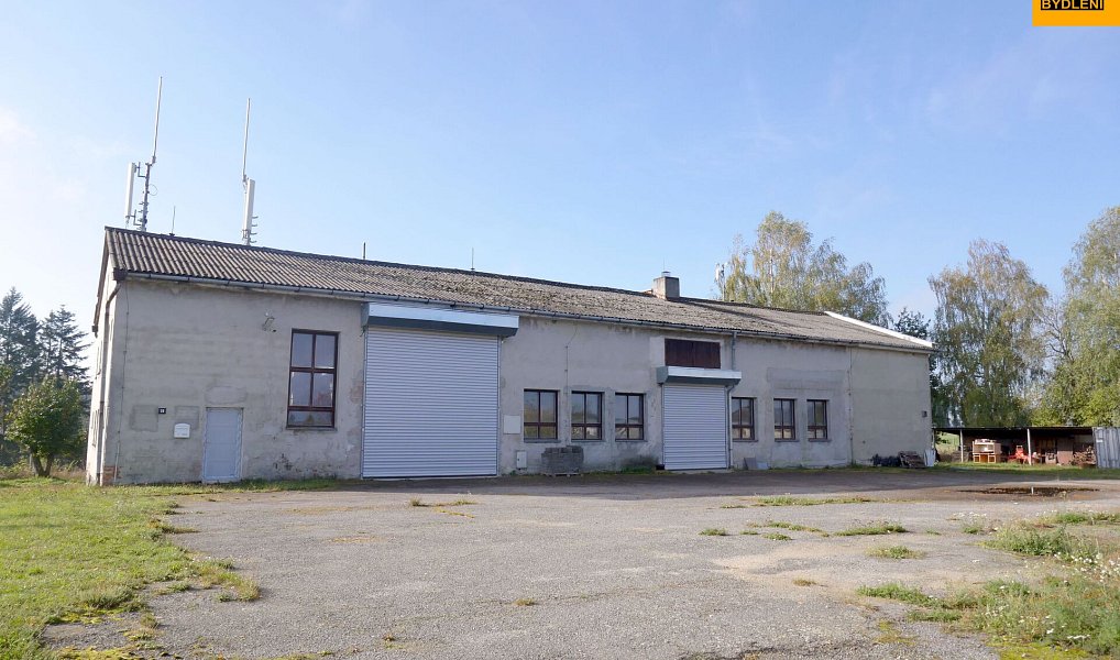 Prodej výrobních prostor 3 983 m², Moravec – náhled fotky 2