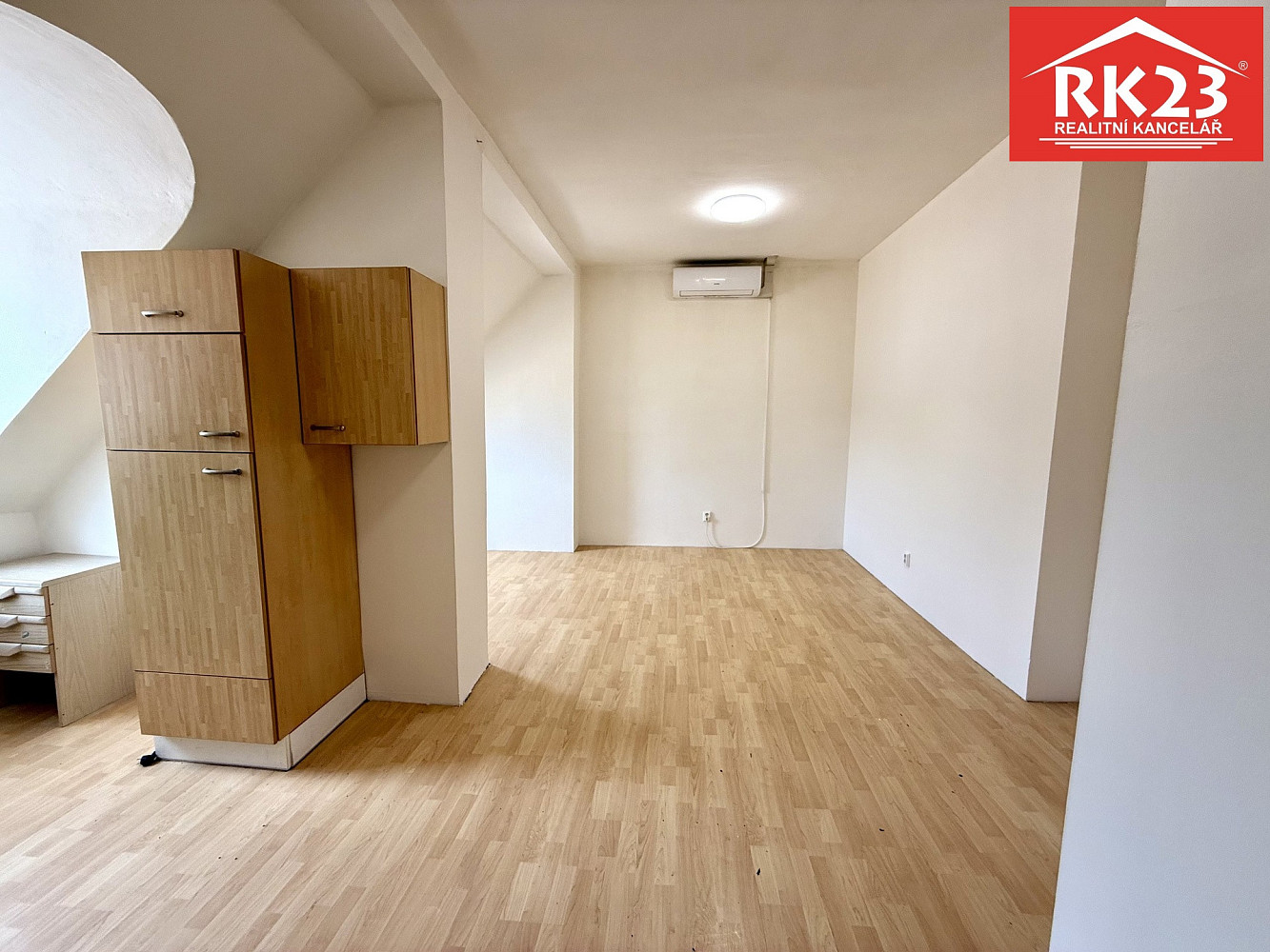 Pronájem bytu 1+kk 34 m² – fotografie 4