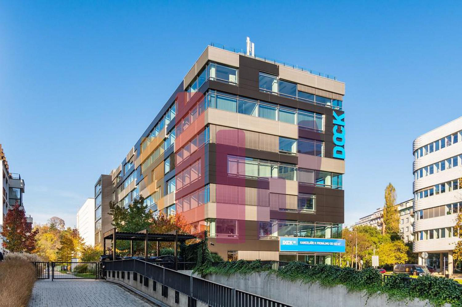 Pronájem kanceláře 416 m²