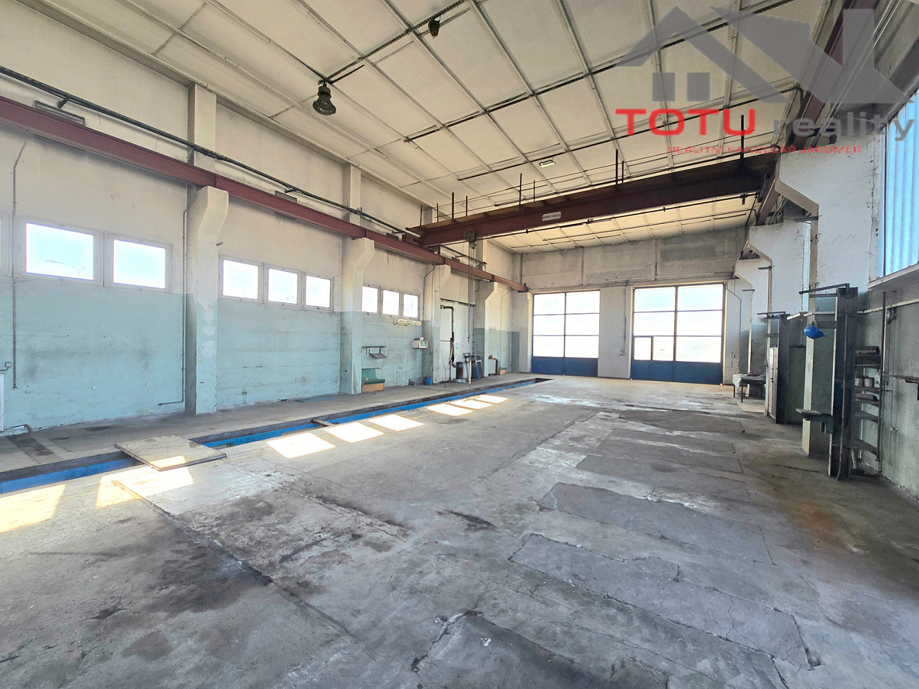 Pronájem výrobních prostor 3 010 m² – fotografie 3