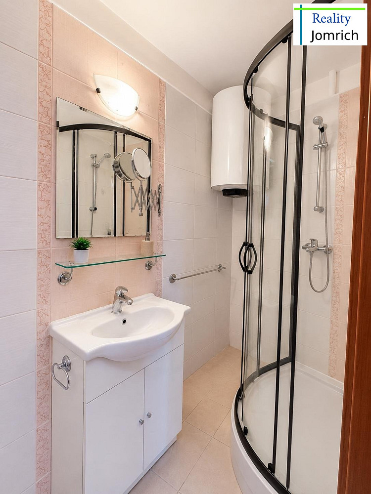 Pronájem bytu 2+kk 42 m² - Więcej