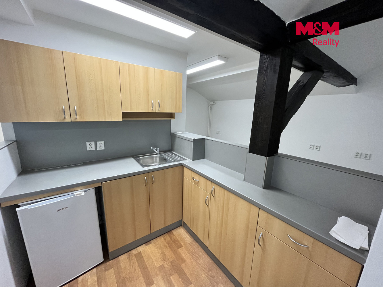 Pronájem kanceláře 277 m² – fotografie 3