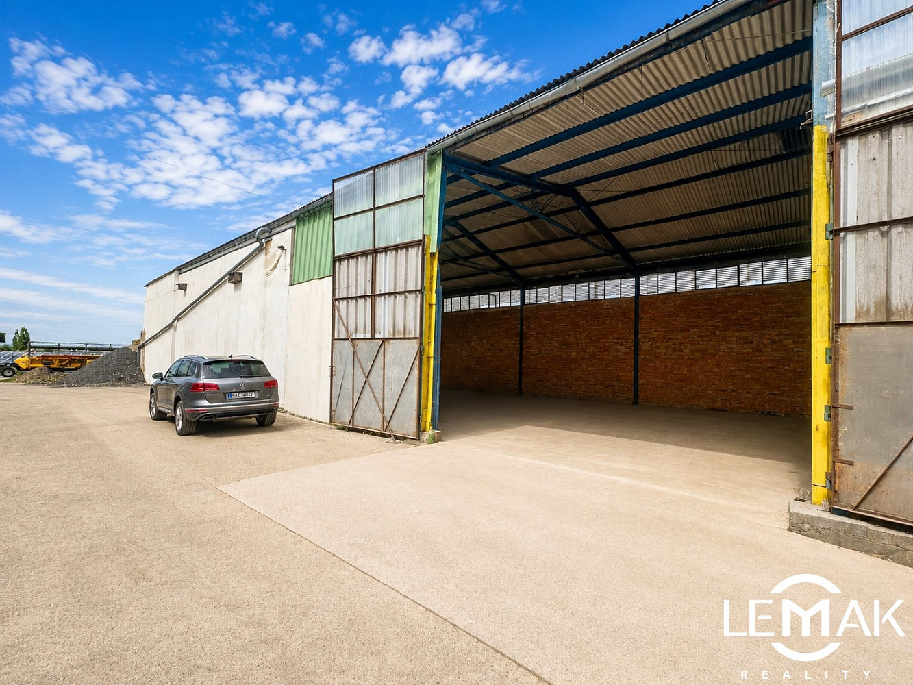 Pronájem skladovacích prostor 380 m²