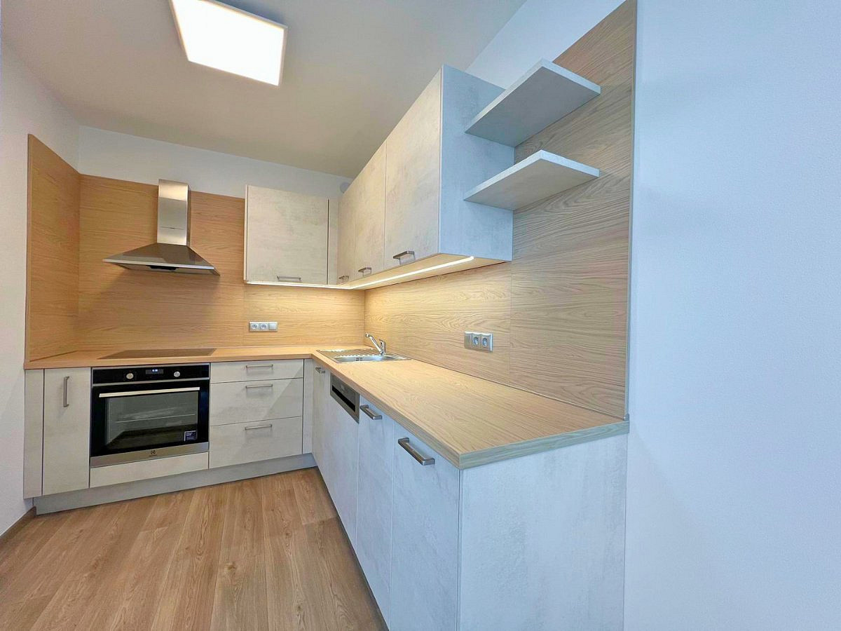 Pronájem bytu 3+kk 72 m²